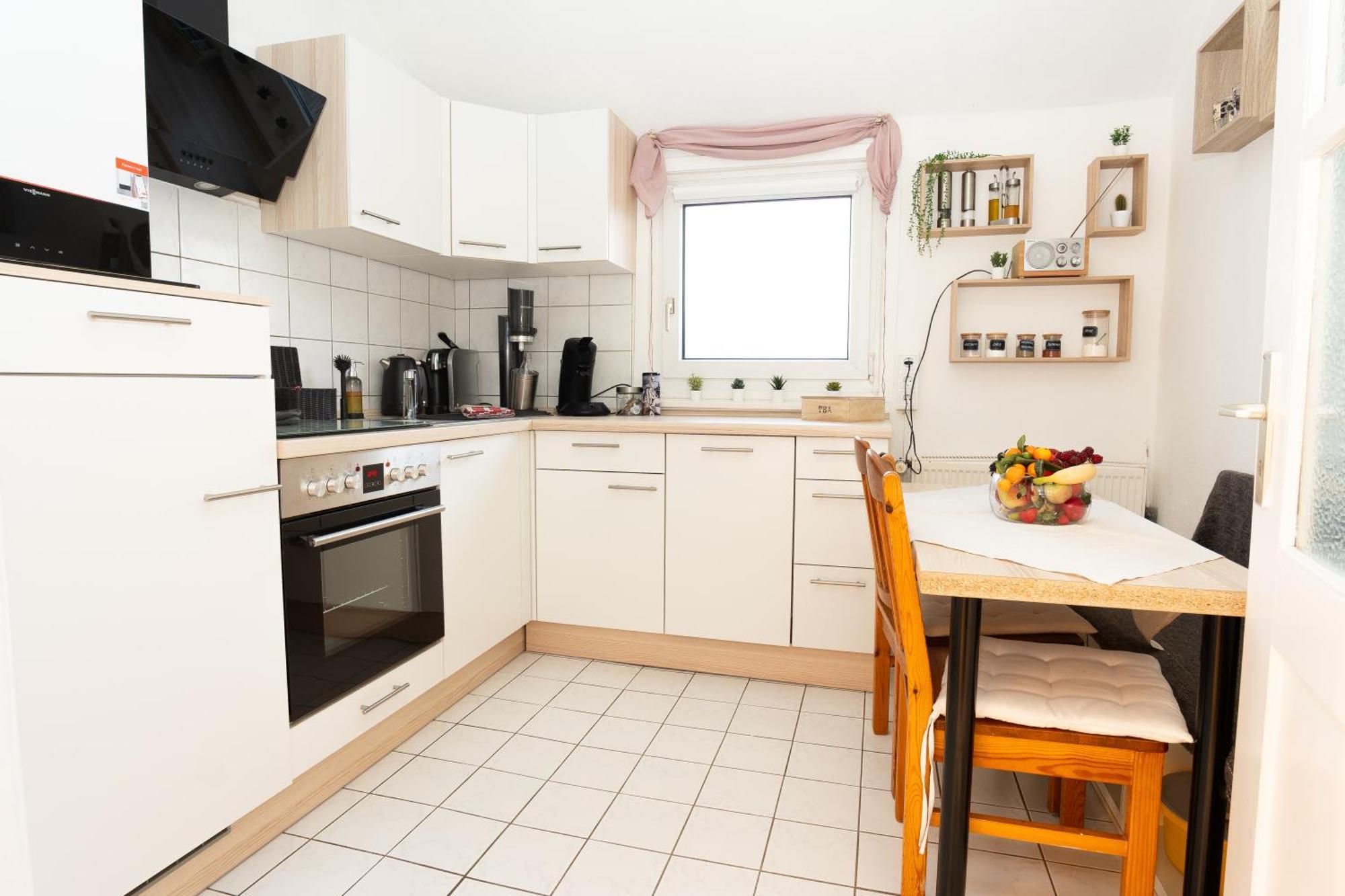 Zentrale Ruhige 3-Zimmer-Wohnung Касел Екстериор снимка